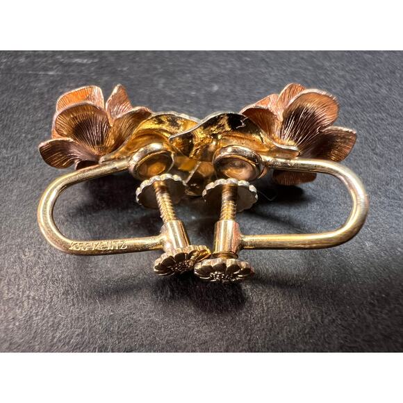 Vintage Krementz Rose and yellow gold tone Flower Leaf Screw Back Earrings - Picture 7 of 16